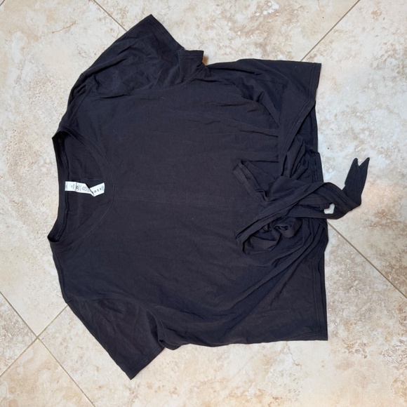 lululemon black tie tee, size 10, perfect condition - Picture 4 of 5